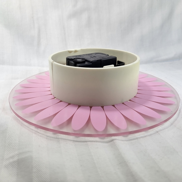Sterling & Noble Daisy Wall CLOCK Pink Flower Butterfly Second Hand 8" Battery - Picture 4 of 9